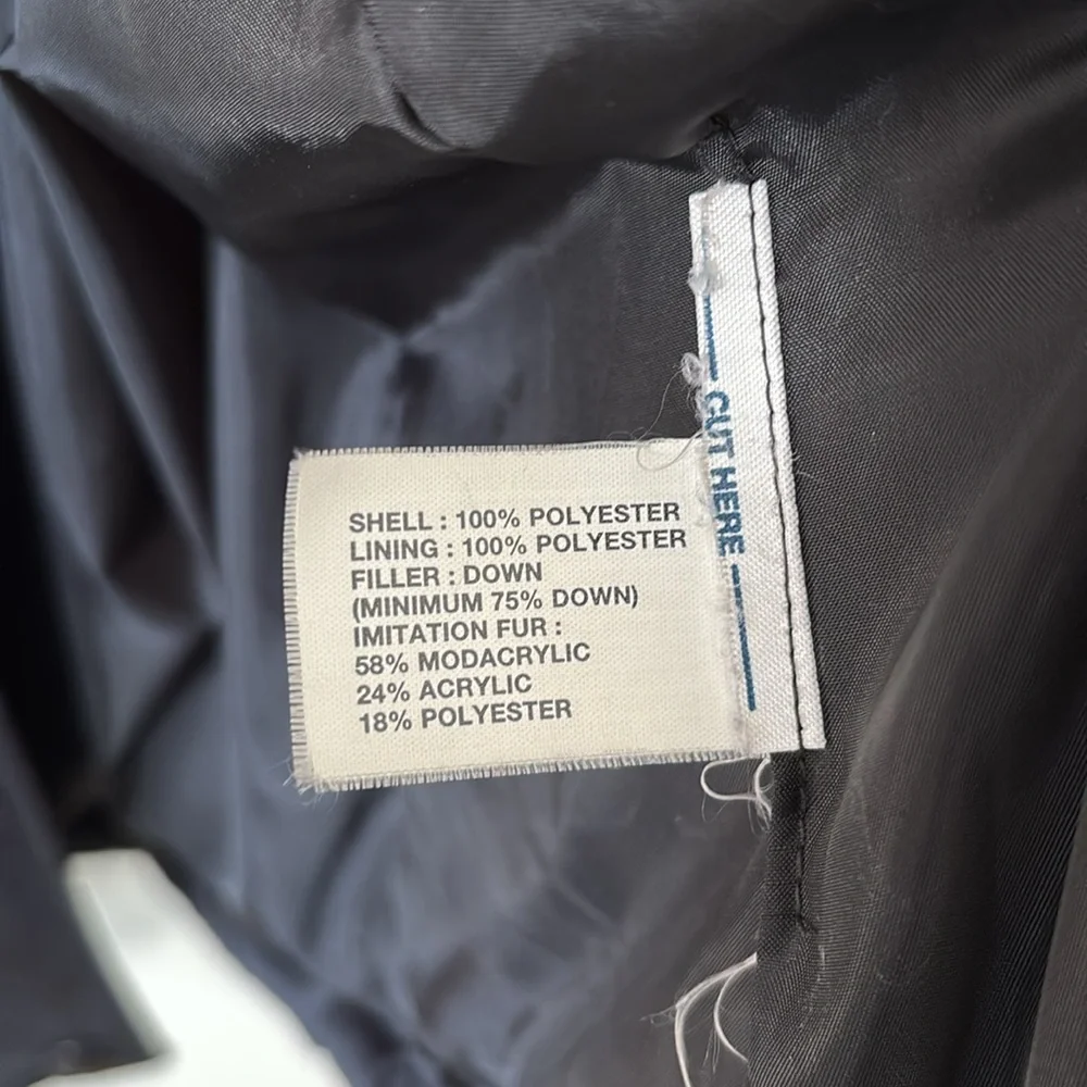 GAP Black Puffer Down Vest Size Small - Picture 6 of 9